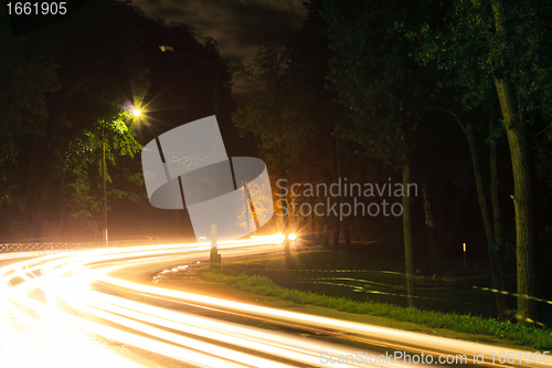 Image of night traffic light 