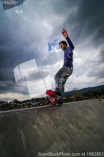 Image of Skateboarder on a grind