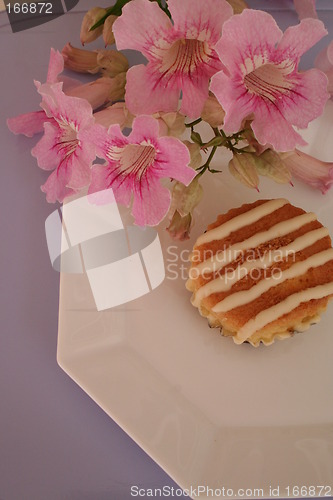 Image of Spanish cake with spanish flower
