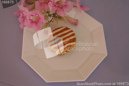 Image of Cake and flower