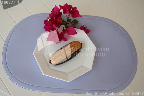 Image of Cake and bougainvillea