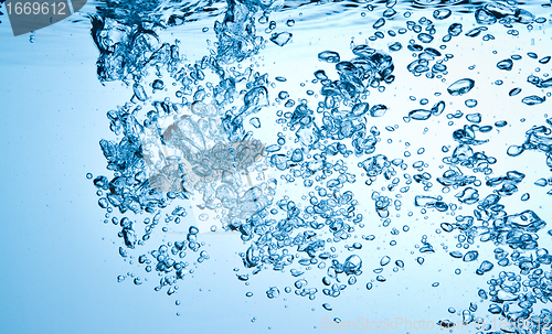 Image of bubbles in water