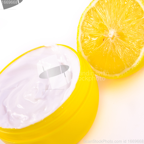 Image of revitalizing cream