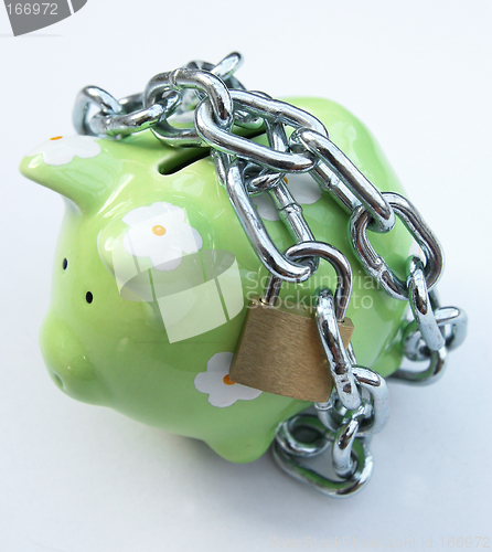 Image of Piggy bank with padlock 1