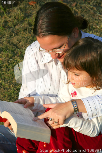 Image of Mother and child reading
