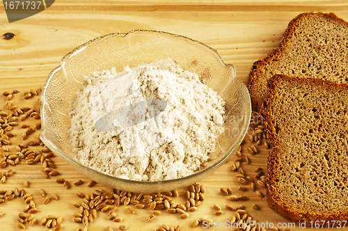 Image of whole grain bread with flour