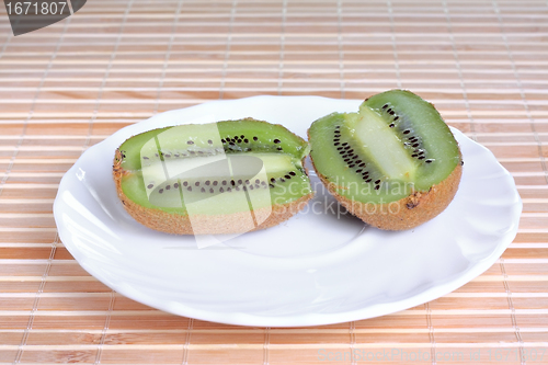 Image of Some kiwi on the plate