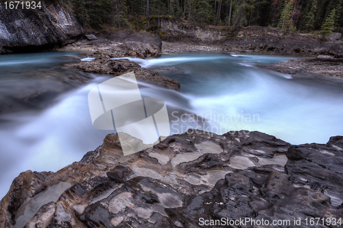 Image of Nattural Bridge Yoho National Park