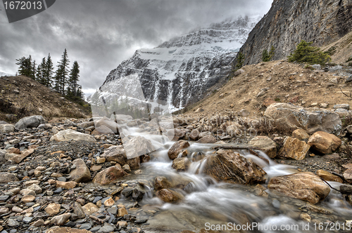 Image of mount edith cavell