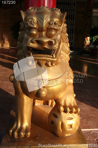 Image of Chinese decoration outside a restaurant in Spain