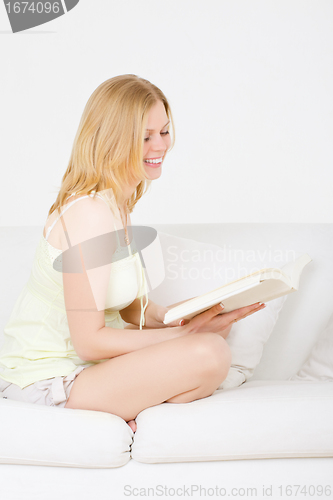 Image of Girl Reading