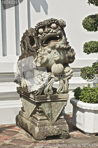 Image of Wat Pho Statue