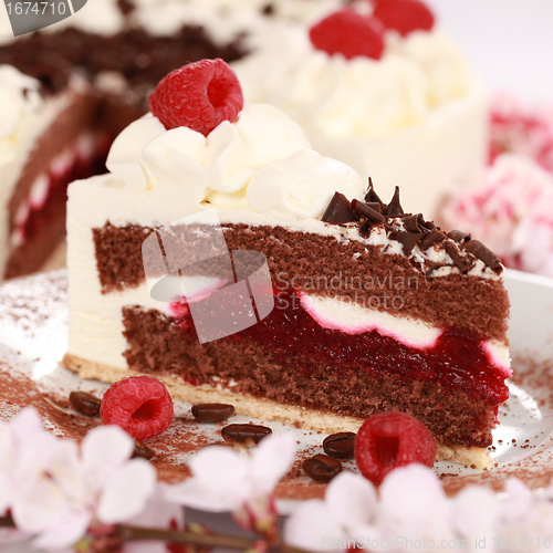 Image of Cream tart with raspberries