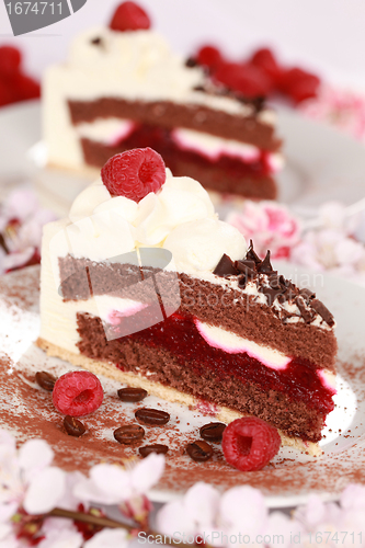 Image of Cream tart with raspberries