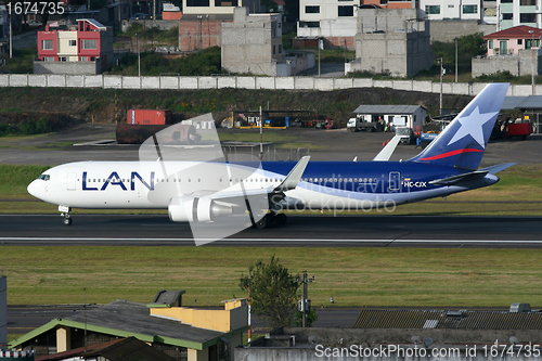 Image of LAN Boeing 767-300