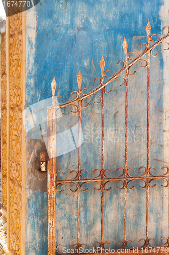 Image of Rusty, old gate