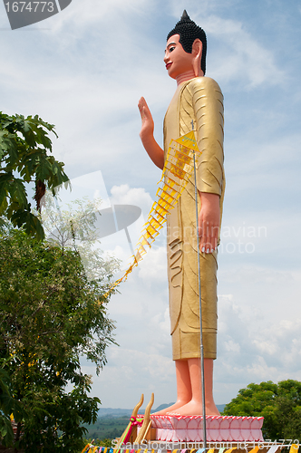 Image of Buddha image at Phnom Yat in Pailin, Cambodia