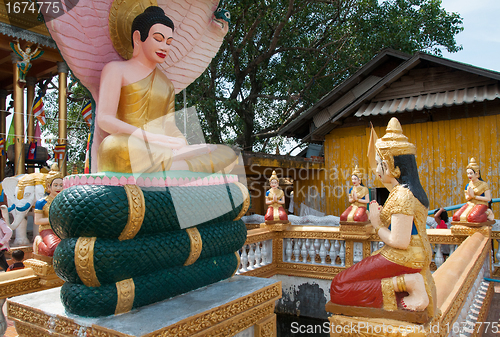 Image of Buddha image at Phnom Yat in Pailin, Cambodia