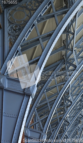 Image of Paddington, roof structure