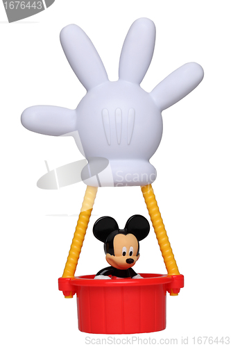 Image of Mickey Mouse in his hot air balloon