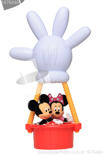 Image of Minnie & Mickey Mouse in their hot air balloon
