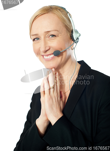 Image of Senior call centre representative in action