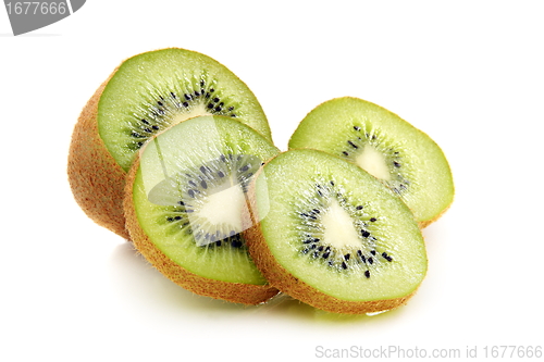 Image of Kiwi fruit is cut into slices.