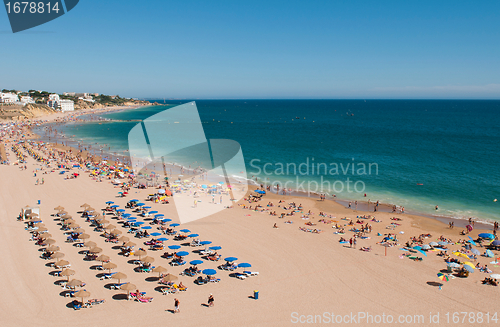 Image of Albufeira beach in Algarve