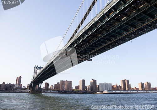 Image of Manhattan Bridge towards midtown New York