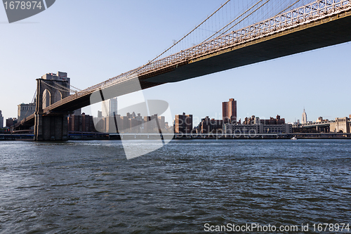 Image of Brooklyn Bridge towards midtown manhattan