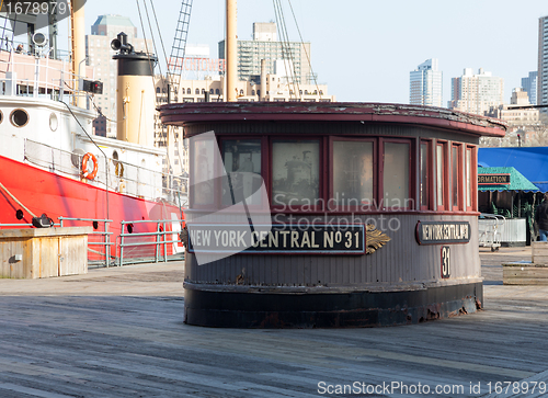 Image of Old office on Pier 17 in New York City