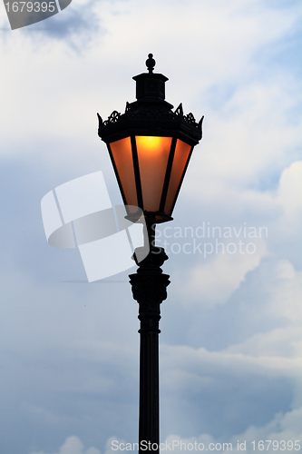 Image of street lamp