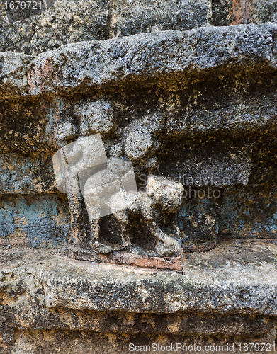 Image of sculptures that adorn the walls