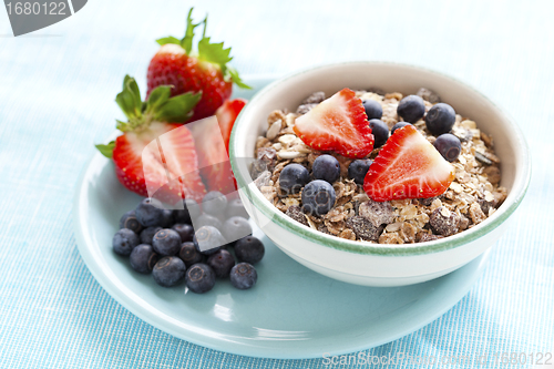 Image of Bowl of muesli and berries