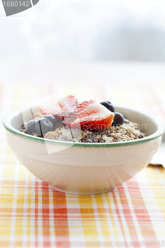 Image of Bowl of muesli and berries