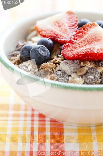 Image of Bowl of muesli and berries