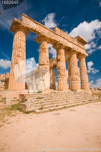 Image of Greek temple in Selinunte