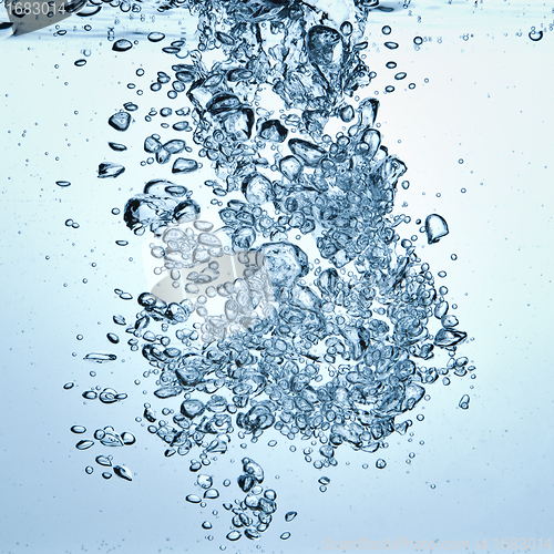 Image of bubbles in water