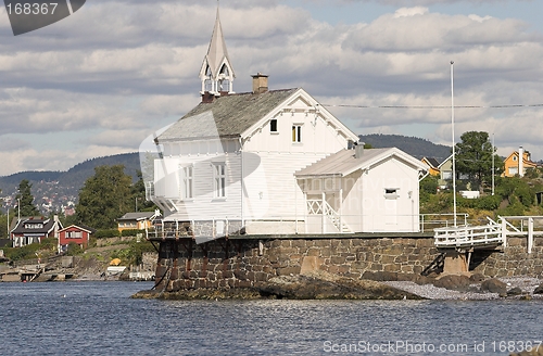 Image of White seahouse