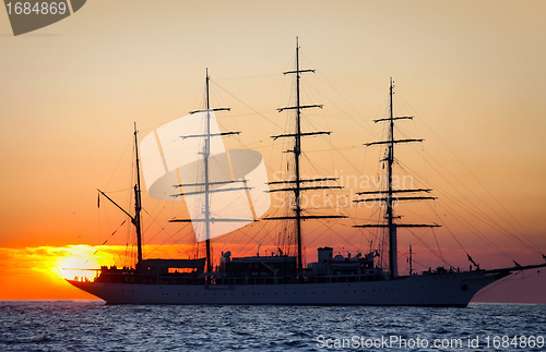 Image of sailing ship