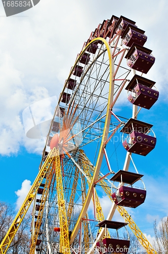 Image of Ferris wheel - vertical view