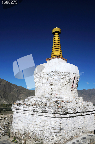 Image of White stupa in Tibet