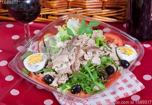 Image of Salad with tuna and anchovies