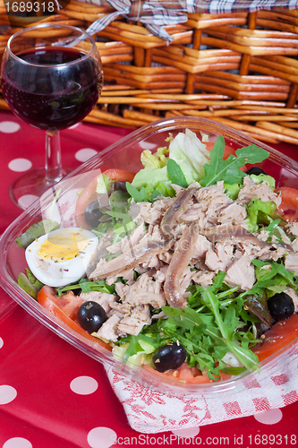 Image of Salad with tuna and anchovies