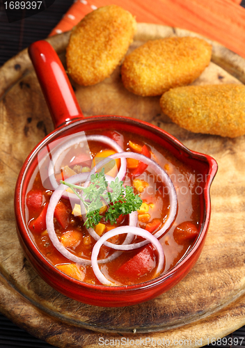 Image of Mexican cuisine with chilli con carne