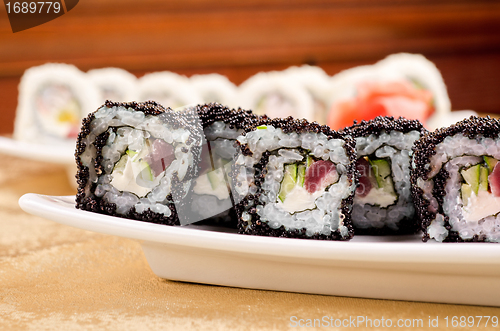 Image of tuna sushi roll