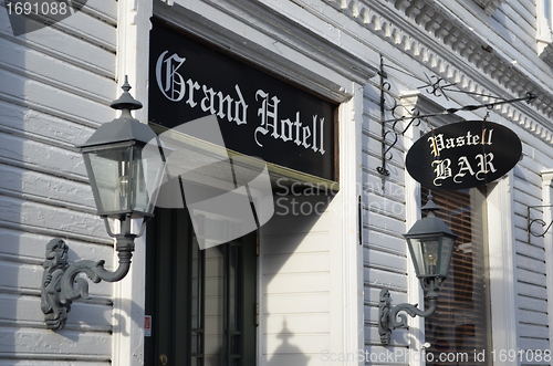 Image of Grand Hotell Entrance