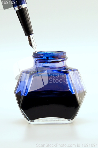 Image of Inkwell and fountain pen