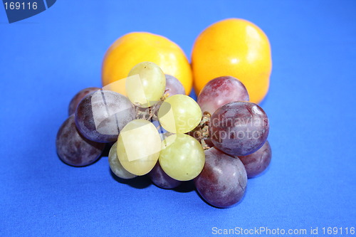 Image of Oranges and grapes