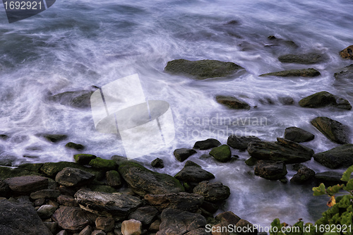 Image of ocean waves shoreline